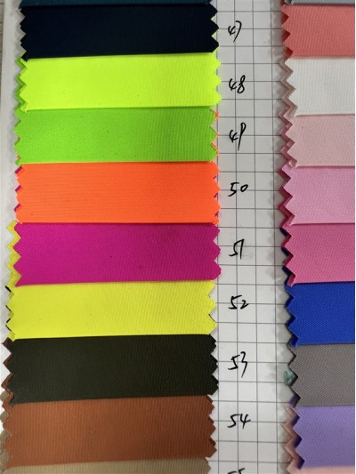 DG-ZQ ZQW222 RPET 150D記憶平紋PU 成分：100%Poly 幅寬：150CM 側面照